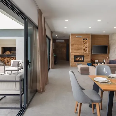 Luxury In With Heated Pool Villa Solin