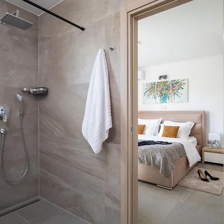 Luxury In With Heated Pool Villa Solin