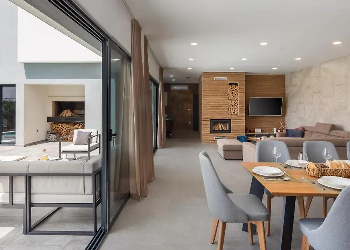 Luxury In With Heated Pool Villa Solin